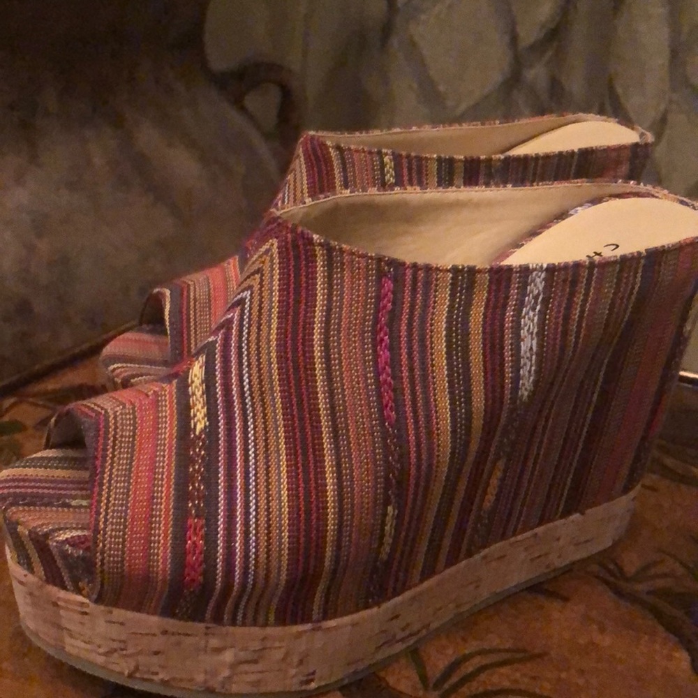 Chinese laundry wedges
